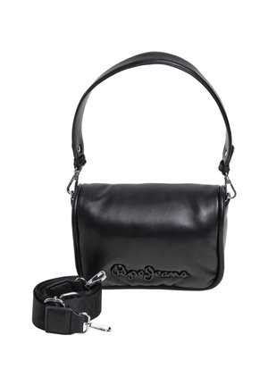 Borsa a tracolla in pelle nera dalla forma strutturata, con manico curvo, tracolla removibile e dettaglio del logo in rilievo sulla parte anteriore.