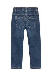 Donkerblauwe denim jeans met een elastische tailleband, rechte pijpen en twee achterzakken. Kenmerkt zich door contrasterende stiksels langs de naden.