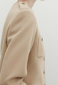 Massimo Dutti Lichte jas - beige