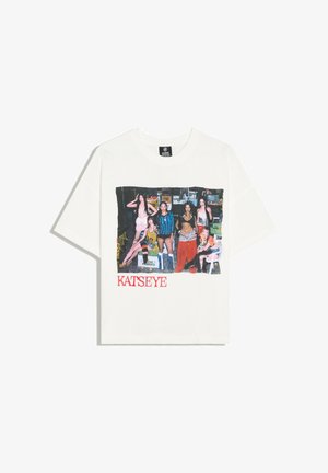 Bershka, OVERSIZE PRINTED KATSEYE - T-SHIRT - T-shirt con stampa - white