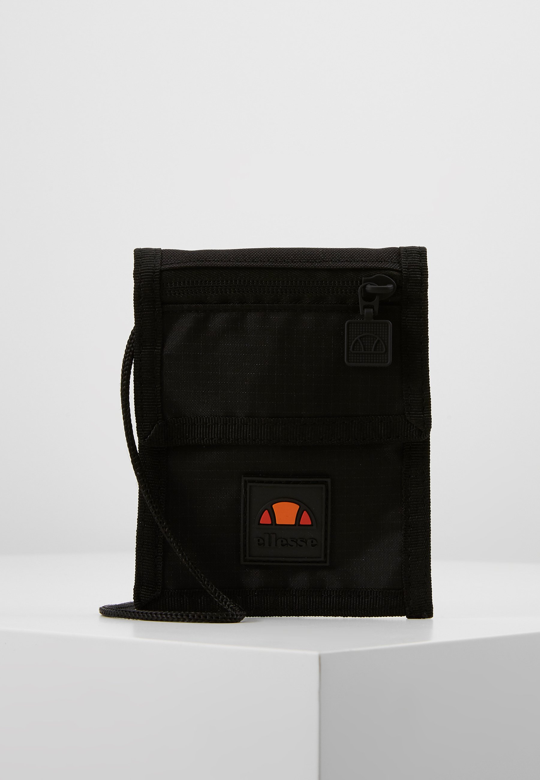 Ellesse HACHI Skulderveske black Zalando.no Ellesse ROSCA Skulderveske black mono Zalando.no