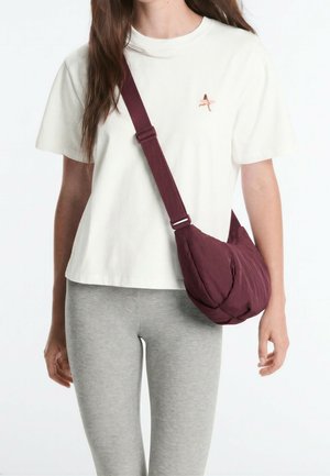 OYSHO, QUILTED CROSSBODY BAG - Schoudertas - bordeaux