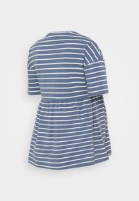 MAMALICIOUS MLOTEA - T-shirt estampada - china blue/snow white