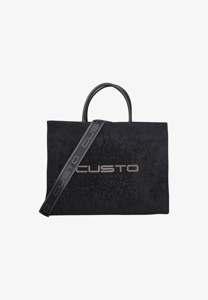 Sac fourre-tout en suède noir avec un motif texturé et "CUSTO" en clous métalliques. Équipé de poignées noires et d'une sangle ajustable.
