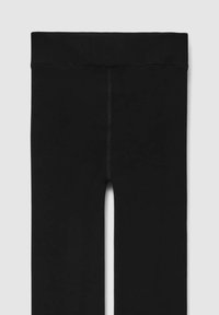 Czarne legginsy z szerokim pasem i gładką teksturą. Design jest prosty, z prostym krojem i bez widocznych wzorów czy akcentów.