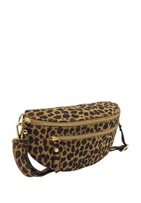 Sac en bandoulière à imprimé léopard en tissu, avec des zips dorés, une forme arrondie et une bandoulière ajustable pour un port polyvalent.