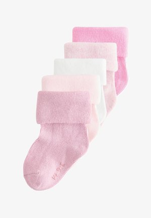 Fünf Paar Socken in verschiedenen Rosatönen und Weiß. Sie zeichnen sich durch eine gerippte Textur und Bündchen, weichen Stoff und ein leichtes Design aus.