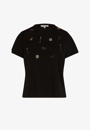 Zwarte t-shirt met korte mouwen, versierd met decoratieve embellissementen die op bloemen en stippen in gouden en zilveren tinten lijken. Ronde halslijn.