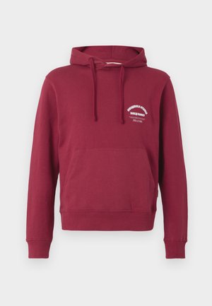 Bordeaux hoodie lavet af blød bomuld med en front kangaroo-lomme, snøre i hætten og hvidt trykt design på brystet.