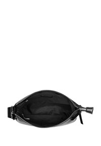 Zwarte leren tas met ritssluiting, gladde buitenkant en gevoerde stoffen binnenkant. Beschikt over een minimalistisch ontwerp zonder zichtbare hardware.