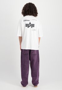 Alpha Industries LOGO - Nyomott mintás póló - white