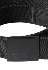 Cintura in nylon intrecciato nero con fibbia rettangolare in plastica e marchio in rilievo. Include una striscia regolabile per una vestibilità aderente.