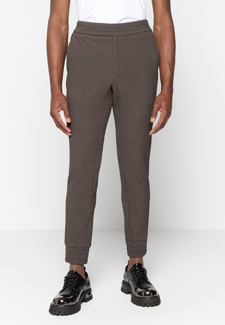 Pantaloni de trening