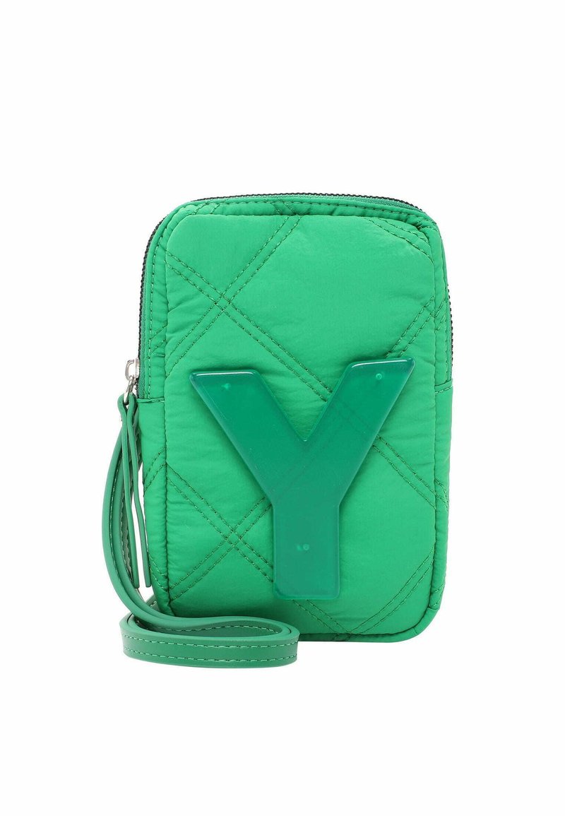 Gezepte groene stoffen tas met een groot plastic 'Y' accent, ritsluiting en afneembare schouderband. Textuur oppervlak met diagonale stiknaad.