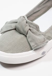 Dockers by Gerli Sapatos sem atacadores - khaki