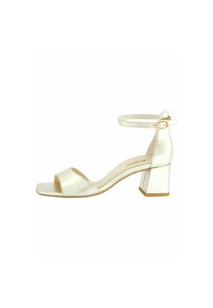 Sandal con tacco a blocco in finitura satinata, presenta un design con punta aperta, una cinghia alla caviglia con fibbia e una silhouette liscia ed elegante in bianco sporco.