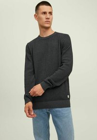 Jack & Jones - JJEATLAS CREW NECK NOOS - Striktrøje - dark grey melange Miniaturebillede 1