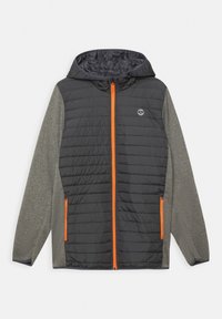 Szary i czarny rozpinany kaptur; pikowany czarny przód, gładkie szare rękawy; pomarańczowy zamek i akcenty; logo marki na klatce piersiowej.