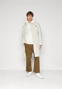 Thumbnail Image 4
