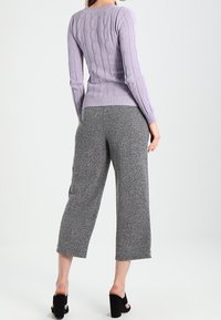 Zalando Essentials Sweter