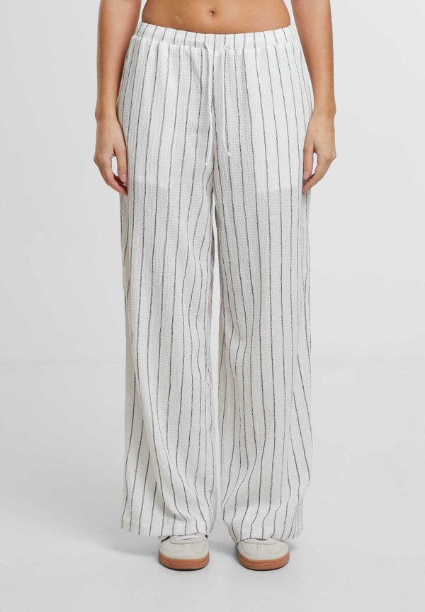 STRUCTURED STRIPED RELAXED FIT - Stoffhose