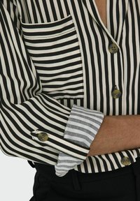 ONLY ONLYASMIN SHIRT - Blusa - black