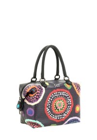 Borsa in pelle multicolore con forma arrotondata, base nera e vivaci motivi circolari. Include due manici corti e chiusura con zip.