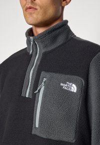The North Face YUMIORI 1/4 ZIP - Fleece jumper - white dune/midnight pet
