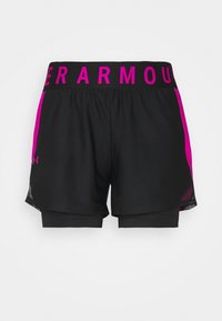 Pantalones cortos deportivos negros con una cintura rosa y detalles laterales. Presentan una capa inferior de malla y un diseño holgado para mayor comodidad y movilidad.