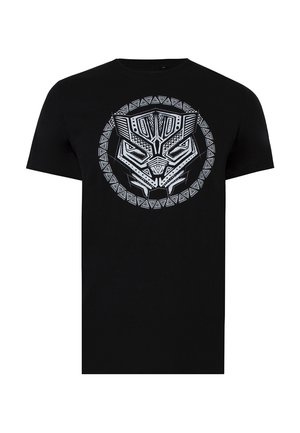 Schwarzes Baumwoll-T-Shirt mit einem auffälligen silbernen Grafikdesign eines stilisierten Gesichts, umgeben von einem kreisförmigen Tribal-Muster. Kurze Ärmel, Rundhalsausschnitt.