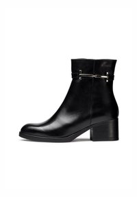 WONDERS Tronchetti - black