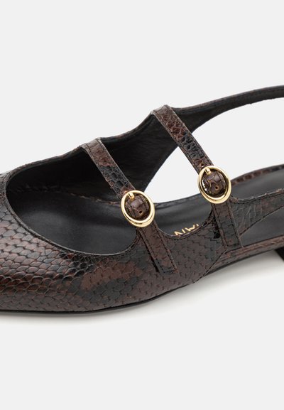 Stuart Weitzman BENNI SLINGBACK - Bailarinas con tira trasera - mahogany
