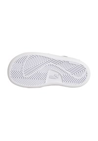 Suola in gomma bianca con un motivo a zigzag, caratterizzata dal logo Puma. Design antitraccia adatto per superfici interne. Testurizzata per garantire presa.
