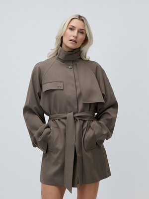 FEE JACKET - Palton scurt - schlammfarben