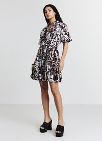 Calliope Vestito casual - var marrone