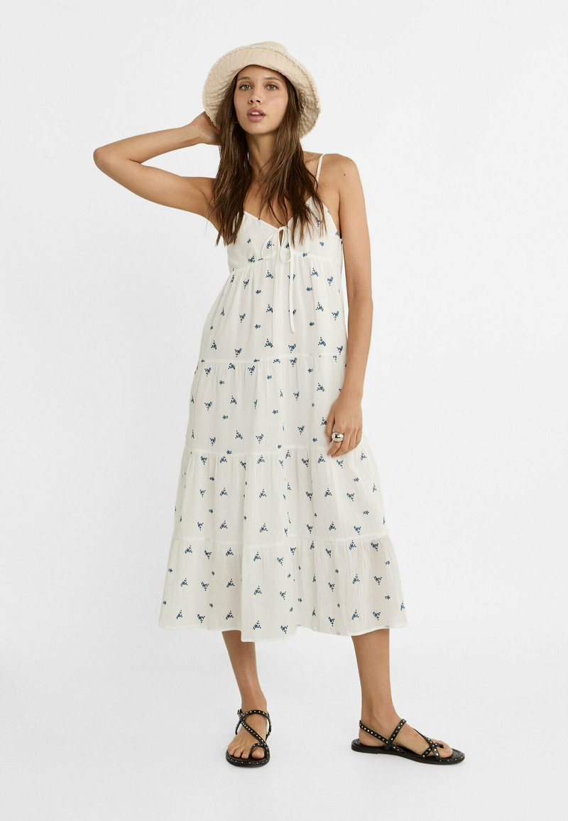 Stradivarius Jurk crème