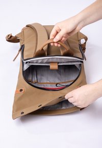 Aunts & Uncles WAKAYAMA - Tagesrucksack - tapir