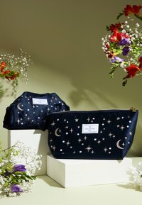 The Flat Lay Co. THE FLAT LAY CO. DRAWSTRING MAKEUP BAG - Toalettmappe - blue celestial