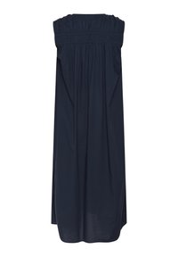 Marineblaues ärmelloses Kleid aus leichtem Stoff, mit gerafftem Elastik am Ausschnitt und einer lockeren, fließenden Silhouette.