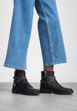 MICHAEL Michael Kors, Bottines - black