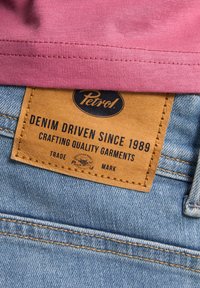 Petrol Industries BLIZZARD BAYSTONE - Denim shorts - medium stone