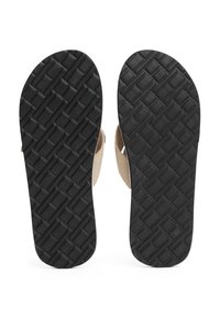 Thumbnail Image 6