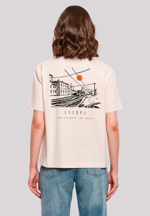 ESCAPE DISCOVER THE WORLD TOWN TRAIN STATION - Print T-shirt - pink