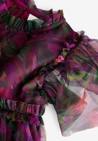Next PRINTED PARTY - REGULAR FIT - Juhlamekko - plum purple