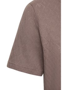 Brauner Kurzarm-Top aus strukturierter Stoff mit einem Diamantmuster und einem dezenten Glanz, in regulärer Passform und mit einem gesäumten Saum.