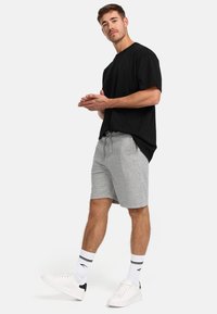 INDICODE JEANS Shorts - lt grey mix