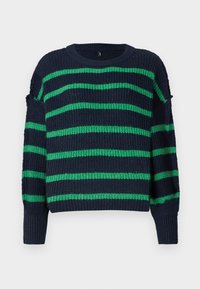 Suéter de punto azul marino con rayas horizontales verdes y puños acanalados, con un cuello redondo y un ajuste ligeramente holgado.