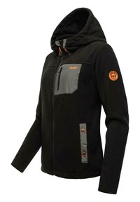 Svart fleecejacka med grå detaljer, ficka med dragkedja på bröstet, huva och orangea detaljer på ärmarna och fållen.