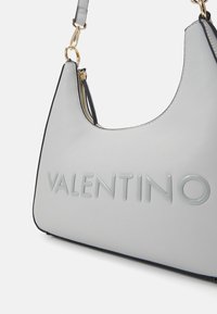 Valentino Bags NEASY - Håndveske - ghiaccio