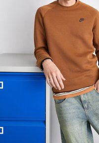 Nike Sportswear Sweatshirt - brown